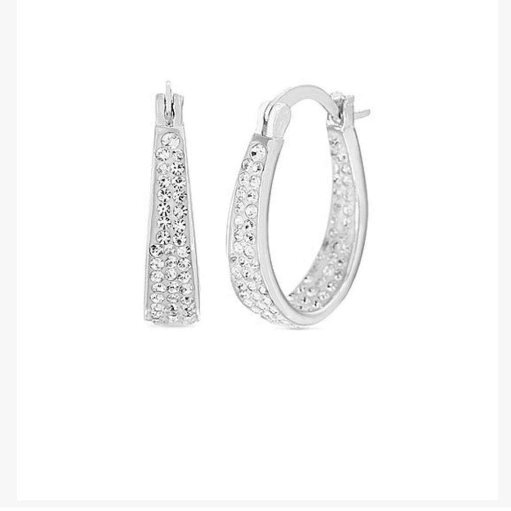 Sterling Silver Oval Hoops w. Swarovski Crystals